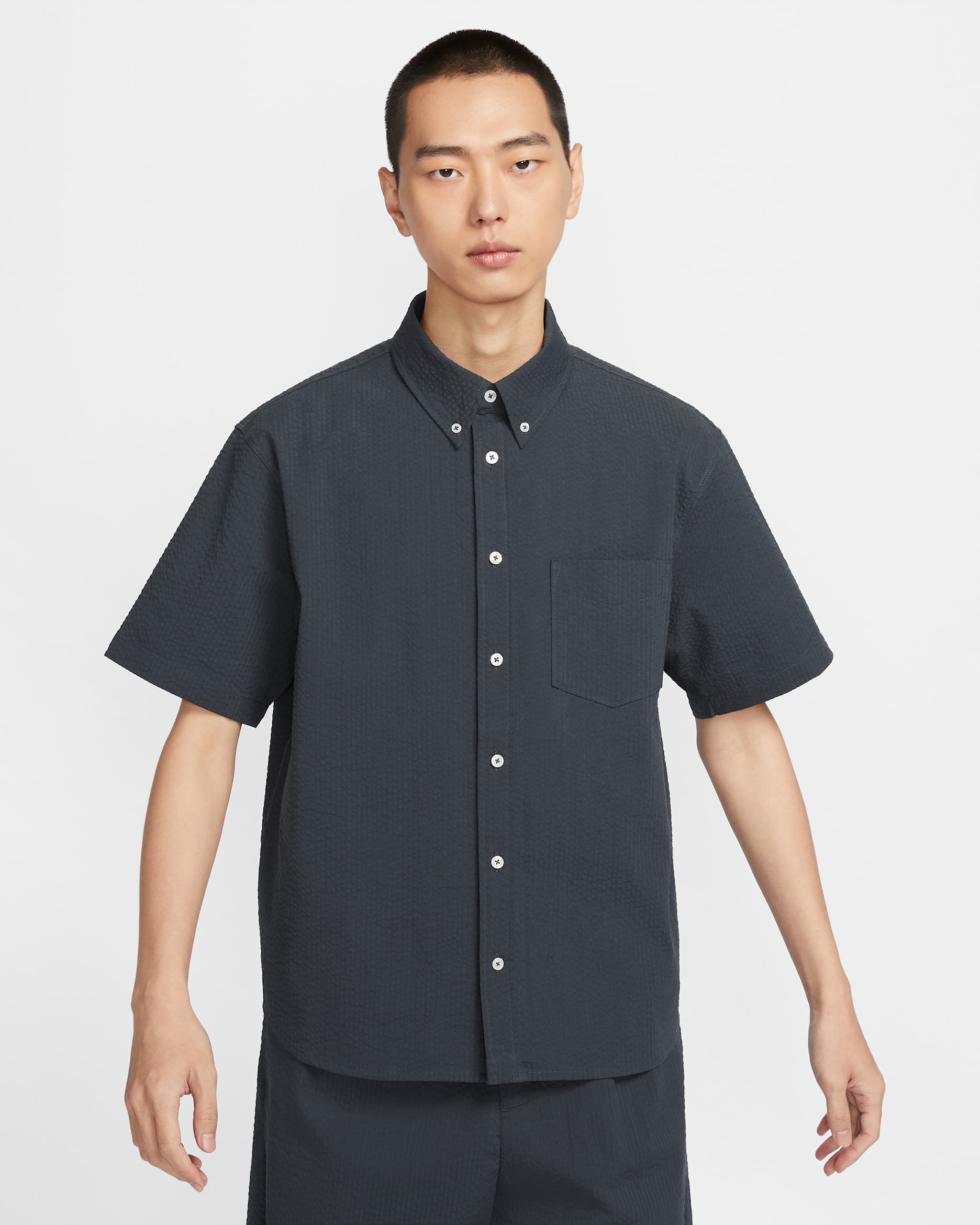 メンズLife ライナー Nike Life Men's Short-Sleeve Seersucker Button-Down Shirt